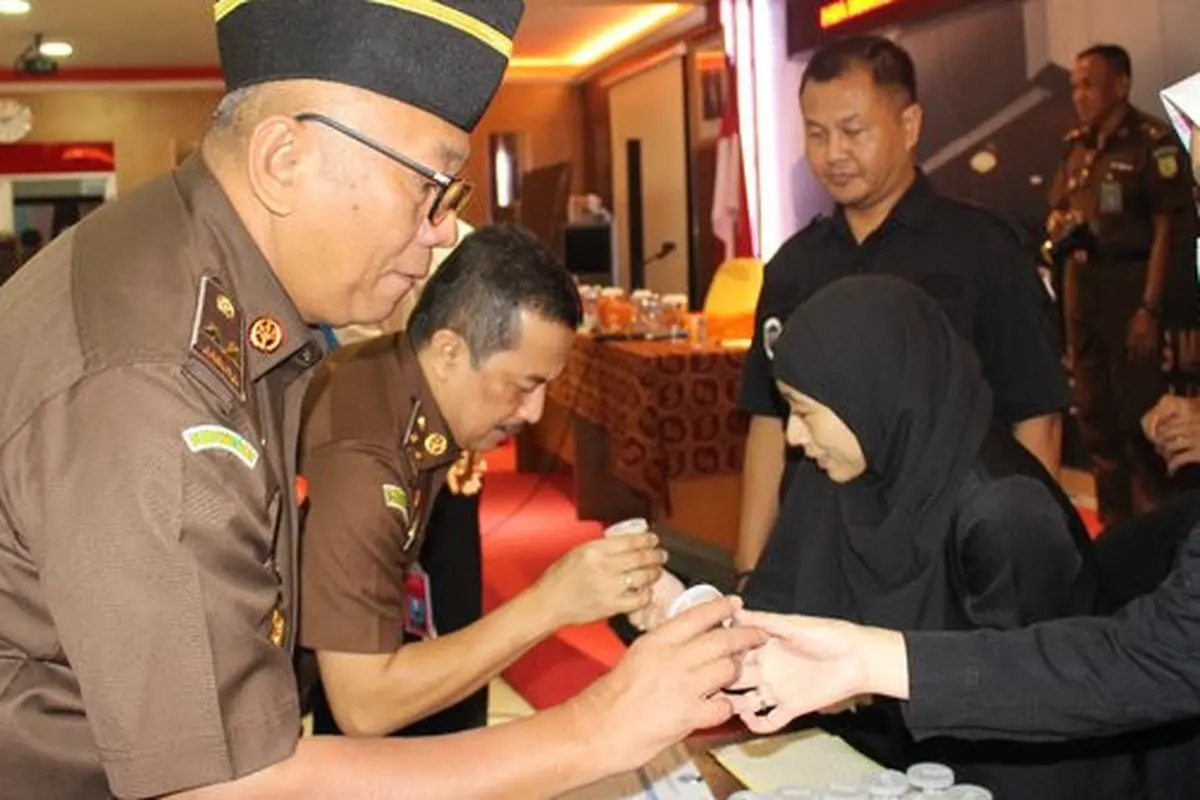 tes urine di kejagung. ©2020 Merdeka.com/istimewa