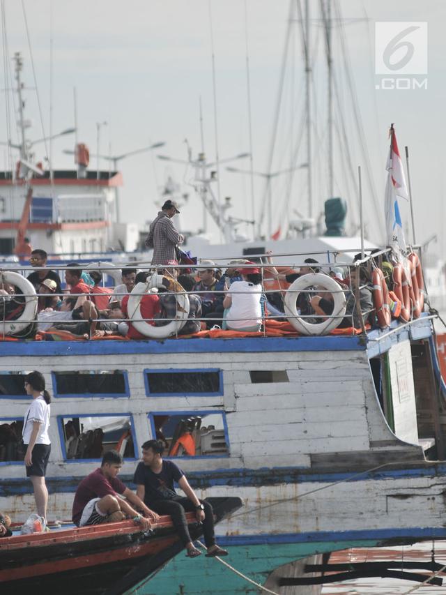 Pelabuhan Kali Adem di Akhir Pekan