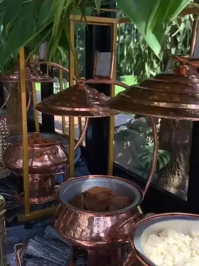 7 Potret Hidangan di Acara Lamaran Thariq Halilintar dan Aaliyah Massaid, Nampak Lezat dengan Konsep Buffet