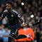 Gol penentu kemenangan Real Madrid tercipta pada menit ke-90+3 setelah Aurelien Tchouameni mengirim umpan silang akurat dari sisi kanan yang disambut Vinicius Junior. Real Madrid unggul 2-1. Tampak dalam foto, penyerang Real Madrid asal Brasil, Vinicius Junior, merayakan golnya pada pertandingan leg kedua 16 besar Liga Champions 2025/2026 melawan Manchester City di Etihad Stadium, barat laut Inggris, pada Selasa 17 Maret 2026 waktu setempat atau Rabu (18/3) dini hari WIB. (Paul ELLIS/AFP)