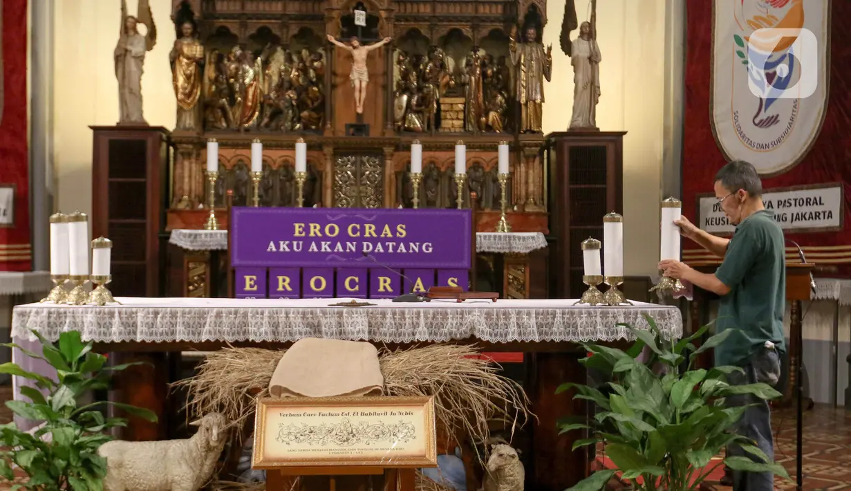 Jadwal Misa Malam Natal 2024 di Gereja Katedral Jakarta akan berlangsung dalam dua sesi, yakni pada pukul 17.00 WIB dan 20.00 WIB. (Liputan6.com/Herman Zakharia)