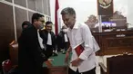 Terdakwa kasus obstruction of justice atau upaya untuk menghalang-halangi suatu proses hukum pada kasus pembunuhan Brigadir Nofriansyah Yosua Hutabarat atau Brigadir J, Hendra Kurniawan saat menjalani sidang lanjutan dengan agenda pembacaan tuntutan oleh Jaksa Penuntut Umum di Pengadilan Negeri Jakarta Selatan, Jumat (27/1/2023). Mantan Karo Paminal Propam Polri tersebut dituntut 3 tahun penjara denda Rp 20 juta subsider 3 bulan kurungan penjara. (Liputan6.com/Johan Tallo)