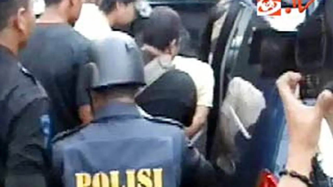 110506cgledah-ishak.jpg