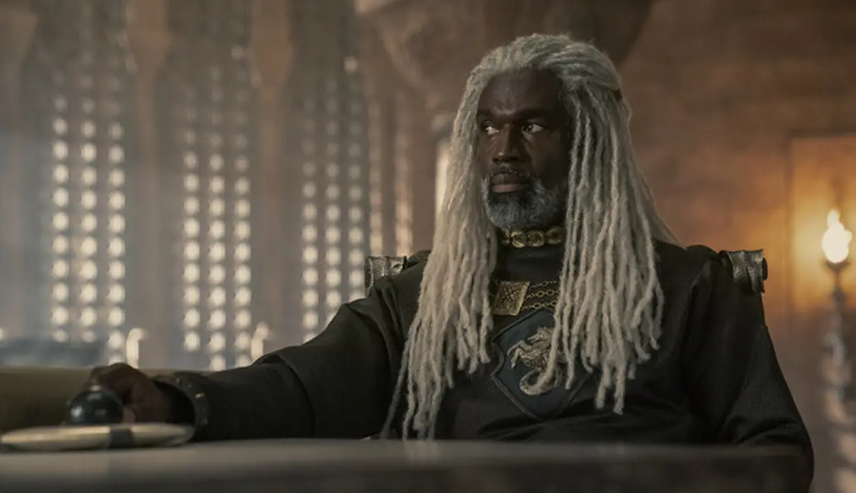 Steve Toussaint sebagai Lord Corlys Velaryon dalam House of the Dragon. (Foto: Ollie Upton / HBO)