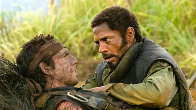 Ben Stiller (kanan) dan Robert Downey Jr (kiri) di film Tropic Thunder. [Foto: IMDB]