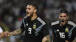 Menciptakan gol pada pertandingan debut merupakan hal terindah pesepak bola. Termasuk pemain Argentina Mauro Icardi yang berhasil mencetak gol Meksiko pada laga persahabatan yang berlangsung di stadion Malvinas, Rabu (21/11). Argentina menang 2-0 atas Mek