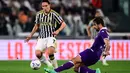 Beberapa peluang Fiorentina berhasil digagalkan penjaga gawang Juventus, Wojciech Szczesny. (Marco BERTORELLO/AFP)