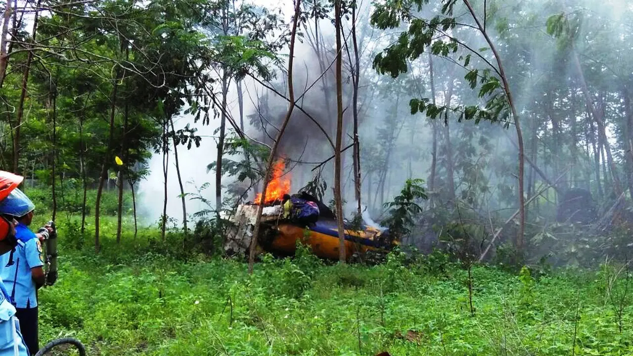 20151220-pesawat jatuh-yogyakarta-t50i