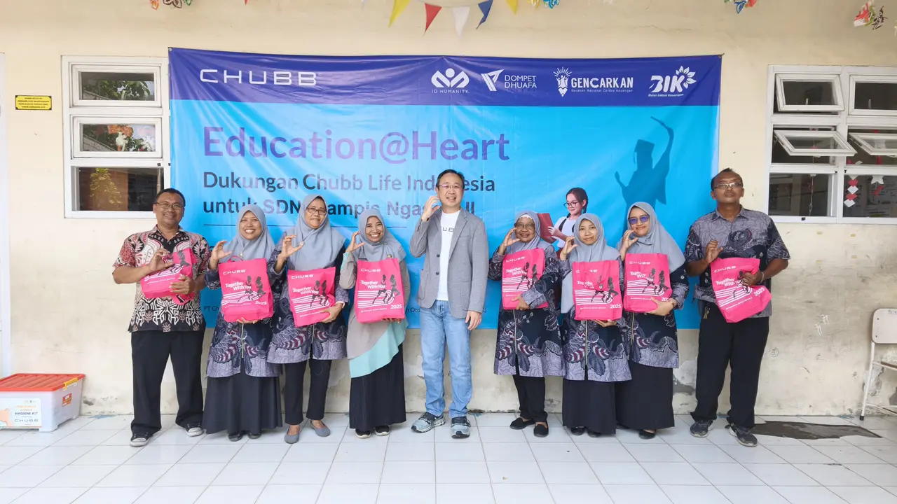 Dompet Dhuafa berkolaborasi dengan Chubb Life Indonesia mengadakan kegiatan CSR di tiga sekolah. (Dok ID Humanity Dompet Dhuafa)