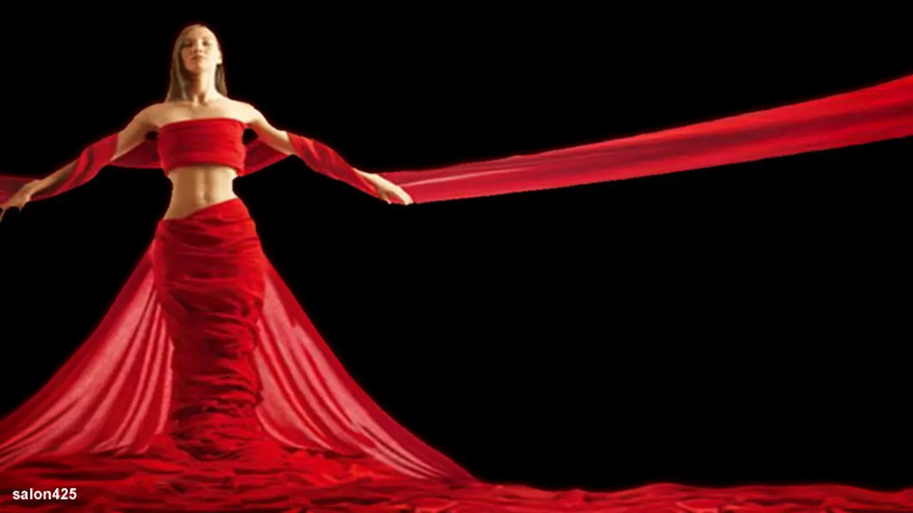 wanita-merah-130816b.jpg