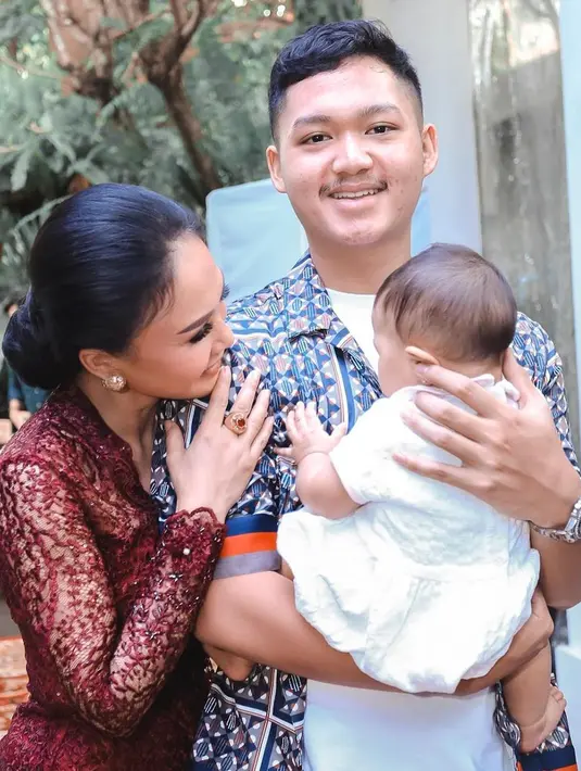 Yuni Shara Berkebaya (Instagram/yunishara36)