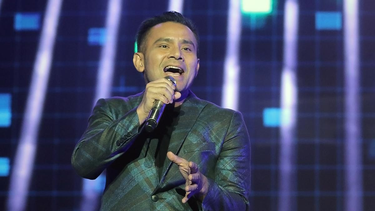 Gaya Judika saat Kondangan, Tampil Powerful sebagai Pengisi Acara
