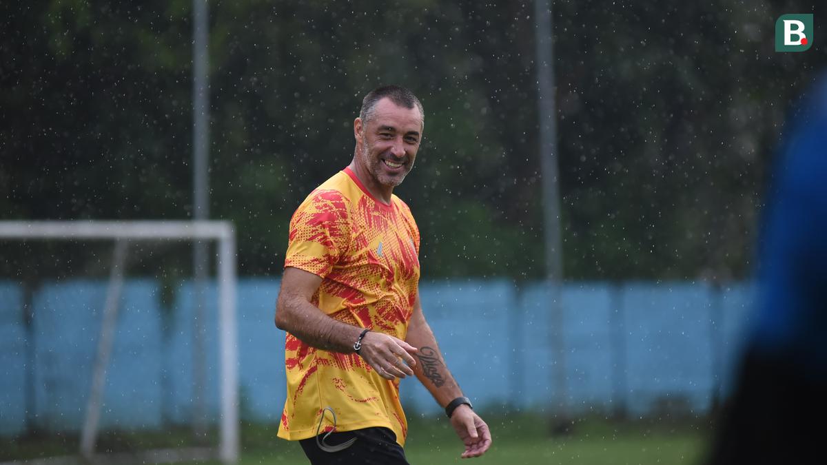 Gokil! Pelatih Arema FC Telah Terbiasa Dikira Eks Kapten Chelsea