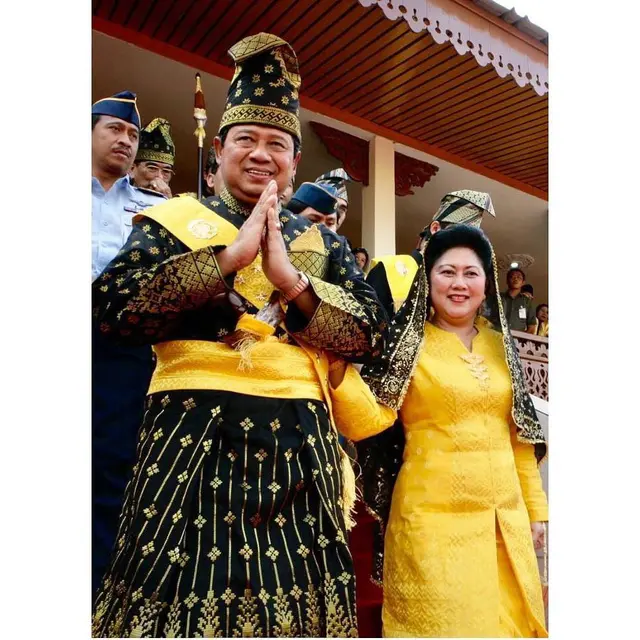 Potret Bu Ani Setia Temani SBY