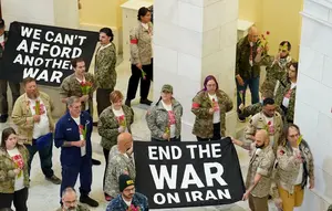 Survei: Hanya 1 dari 3 Warga AS Dukung Perang Iran