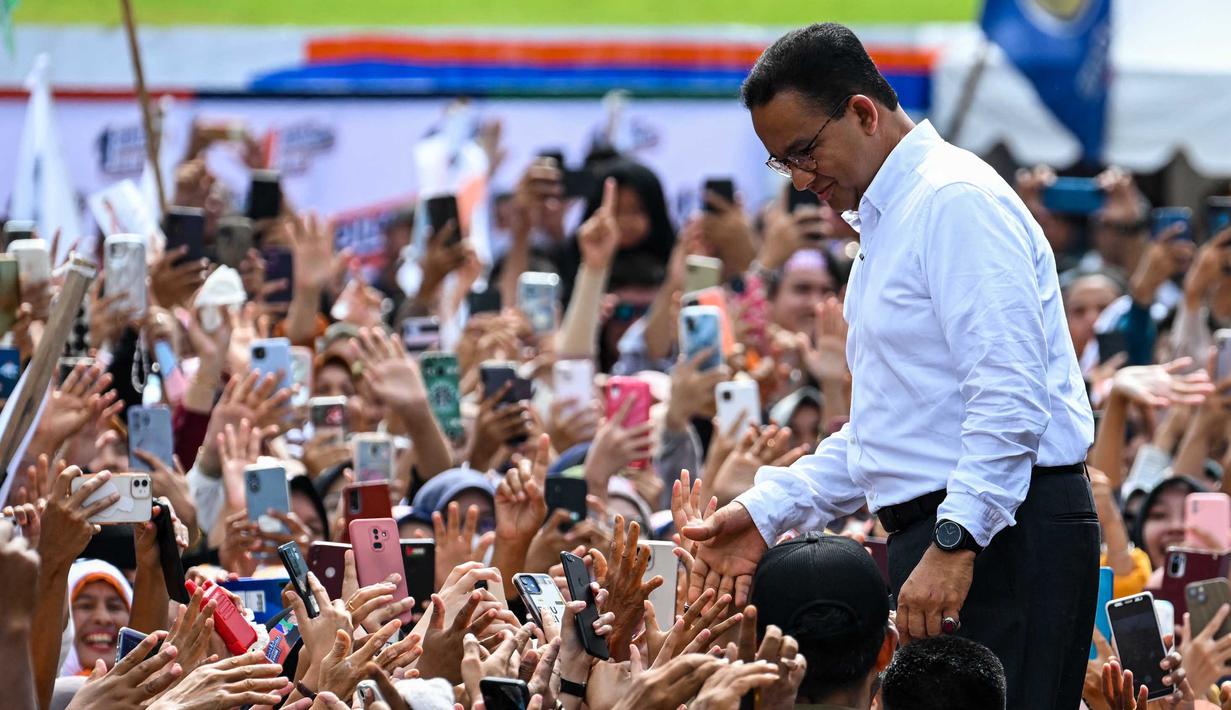 Anies Baswedan menjanjikan sejumlah perubahan, diantaranya pola investasi yang akan melibatkan unsur masyarakat. (CHAIDEER MAHYUDDIN/AFP)