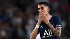Angel Di Maria telah melakoni pertandingan terakhirnya bersama Paris Saint-Germain saat menjamu menjamu FC Metz pada laga pekan ke-38 Liga Perancis minggu 2021/2022, Minggu (22/5/2022) dini hari WIB. (AFP/Anne-Christine Poujoulat)
