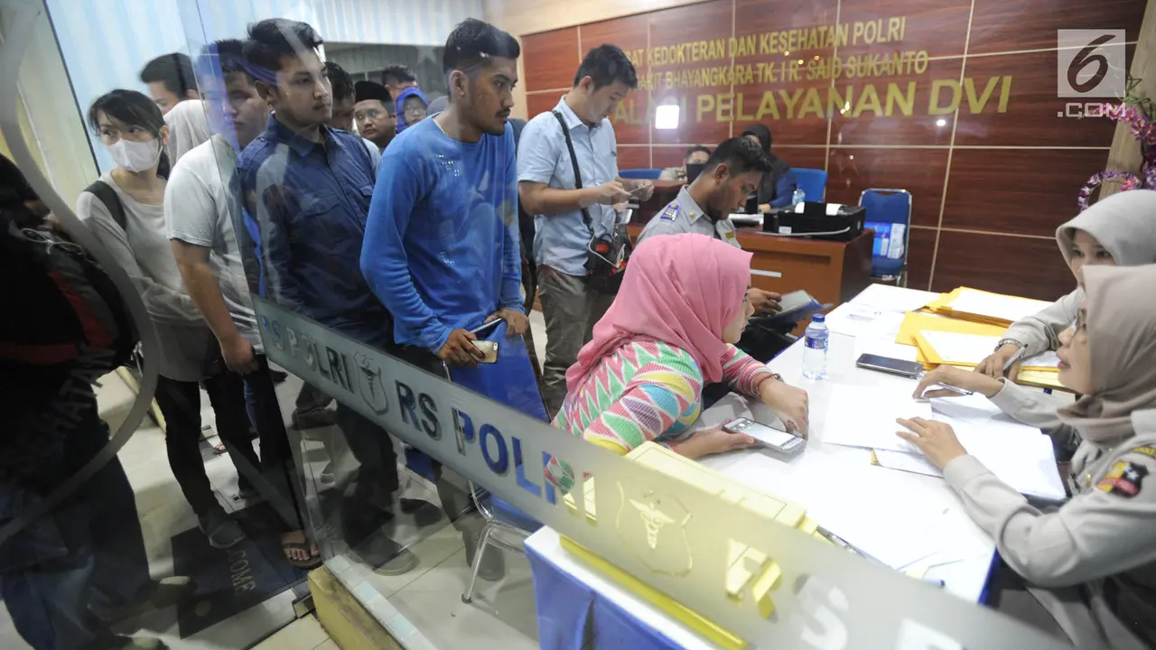 Keluarga Korban Padati Posko Antemortem Lion Air Jatuh