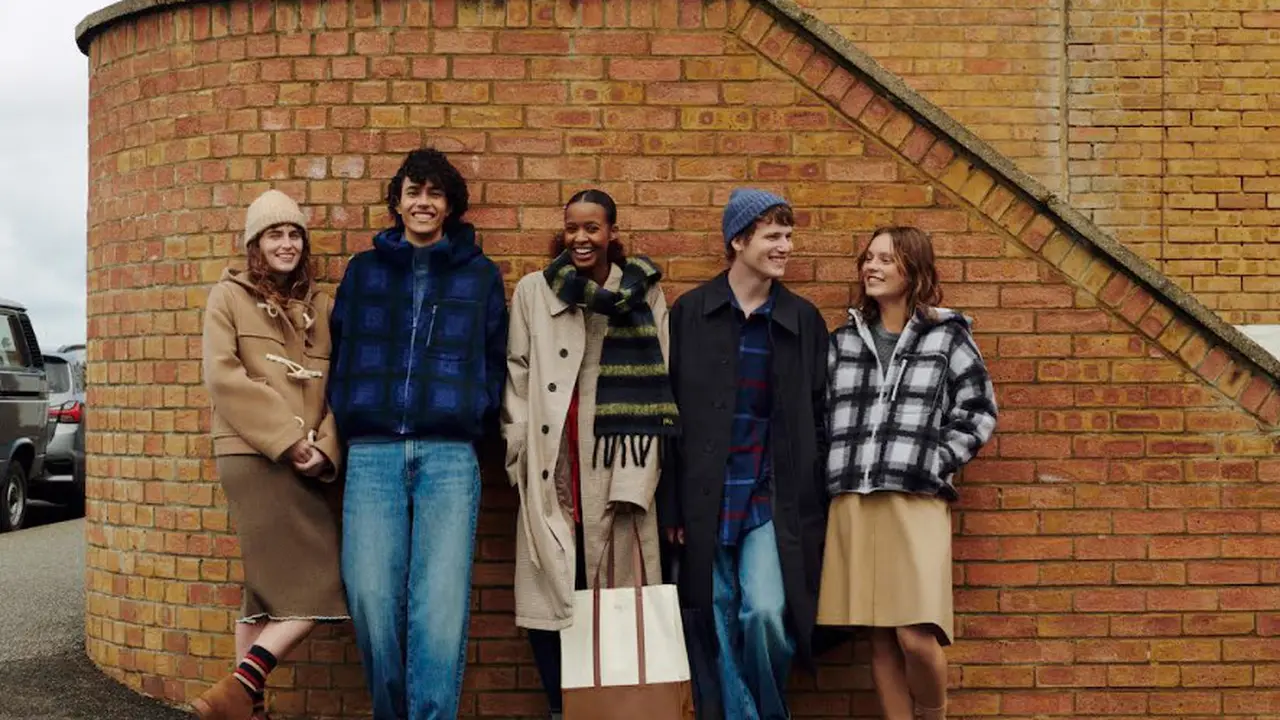 Foto koleksi UNIQLO X JW ANDERSON terbaru
