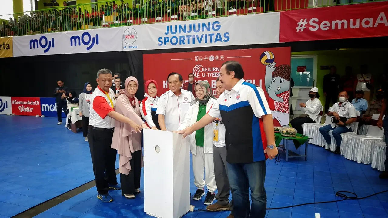 Ketua PBVSI Imam Sudjarwo