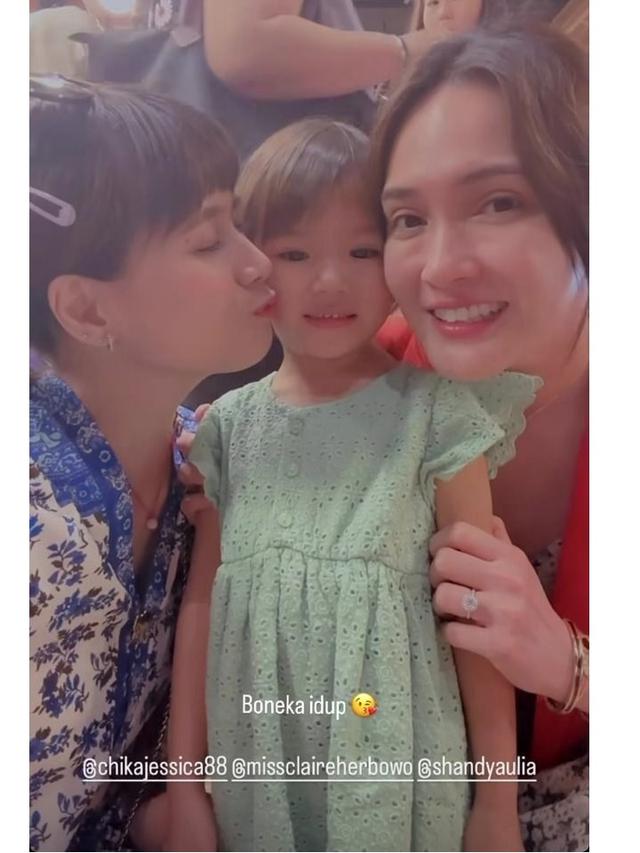 6 Potret Shandy Aulia Liburan di Thailand Berdua dengan Claire, Seru Banget