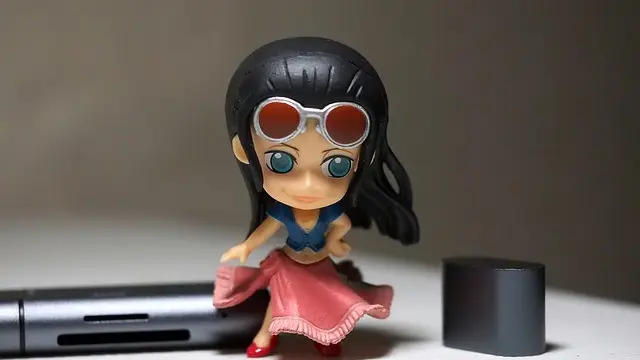 Ilustrasi action figure Robin, One Piece
