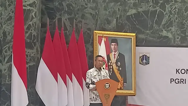 Pj Gubernur DKI Jakarta Heru Budi Hartono membuka Konferensi Kerja Provinsi (Konkerprov) III PGRI DKI Jakarta di Balai Kota, Jumat (5/5/2023).