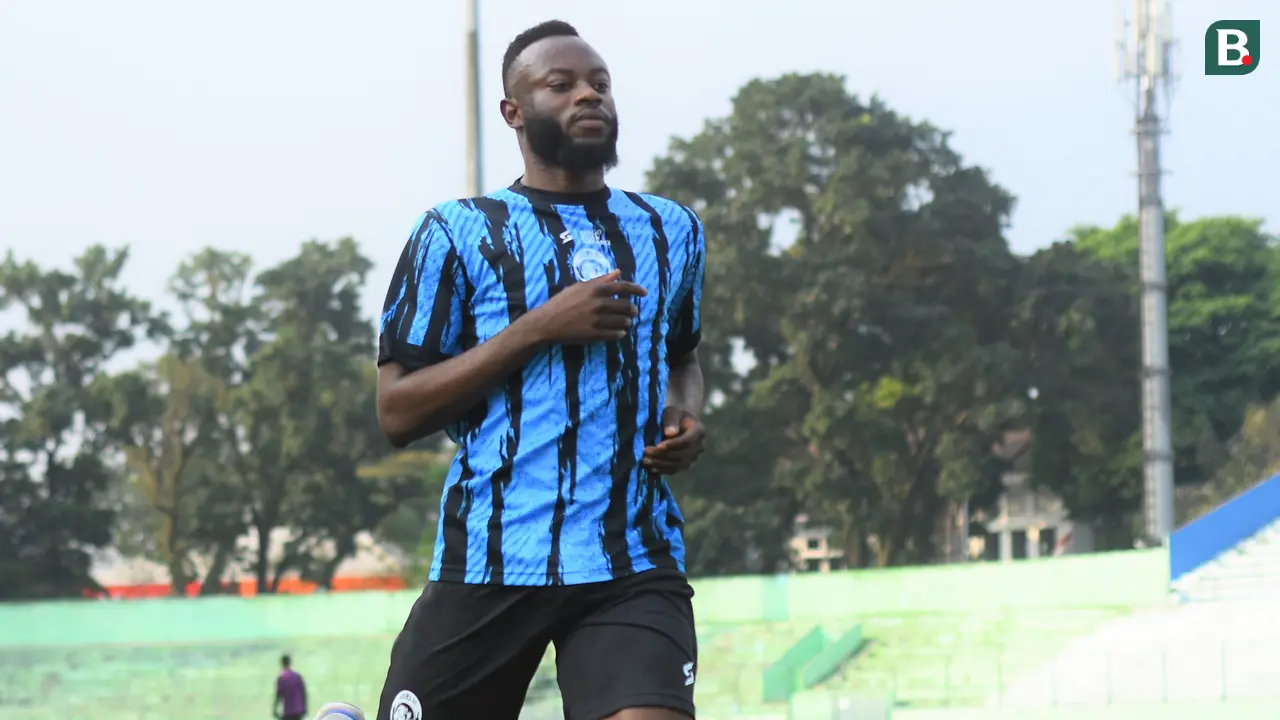 Charles Lokolingoy, Arema FC