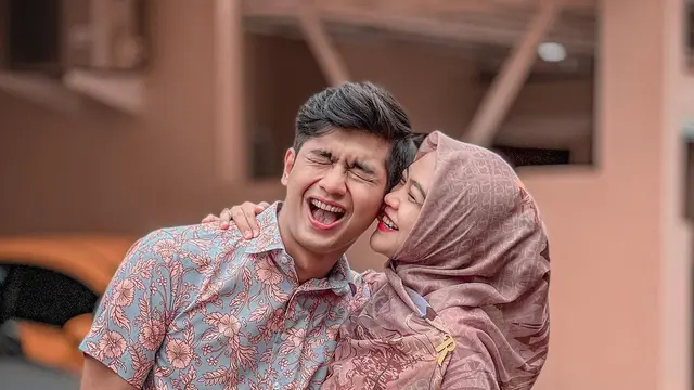 Intip 8 Potret Mesra Ria Ricis dan Teuku Ryan