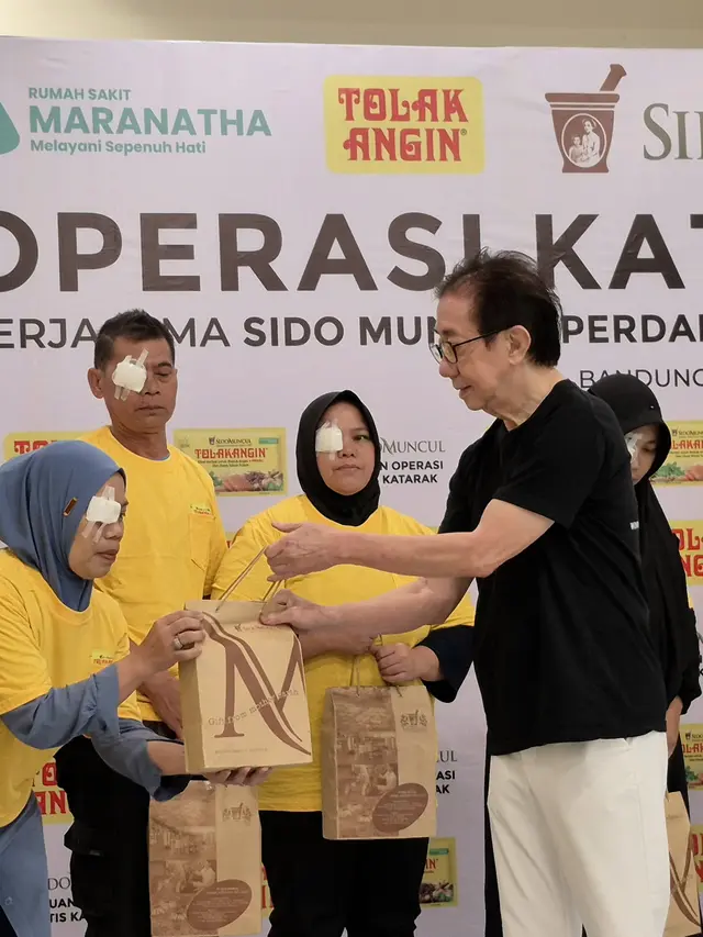 Pasien operasi katarak Samri.