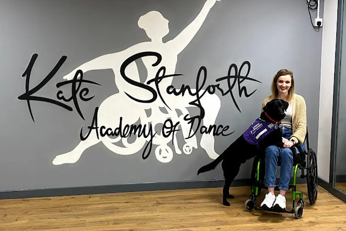 Penari kursi roda, Kate Stanforth di Kate Stanforth Academy of Dance.