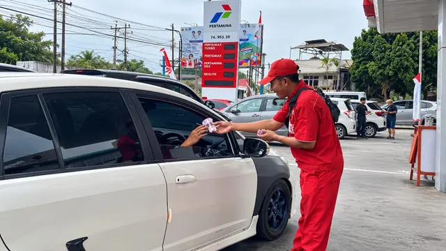 Pertamina Patra Niaga bersama Forkopimda Sulut bersinergi atasi antrean BBM di SPBU lewat penambahan pasokan Pertalite. (Dok Pertamina)