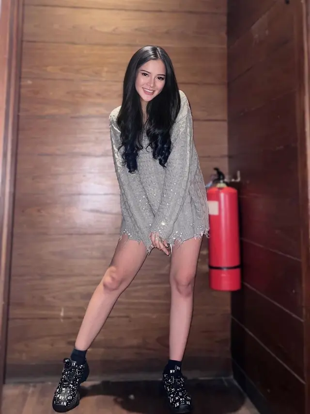 6 Potret Terbaru Bella Bonita Istri Denny Caknan, Salah Satu Anak Kembarnya Meninggal