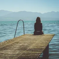 Ilustrasi sedih, kecewa, patah hati, putus cinta, terluka. (Photo by Paola Chaaya on Unsplash)