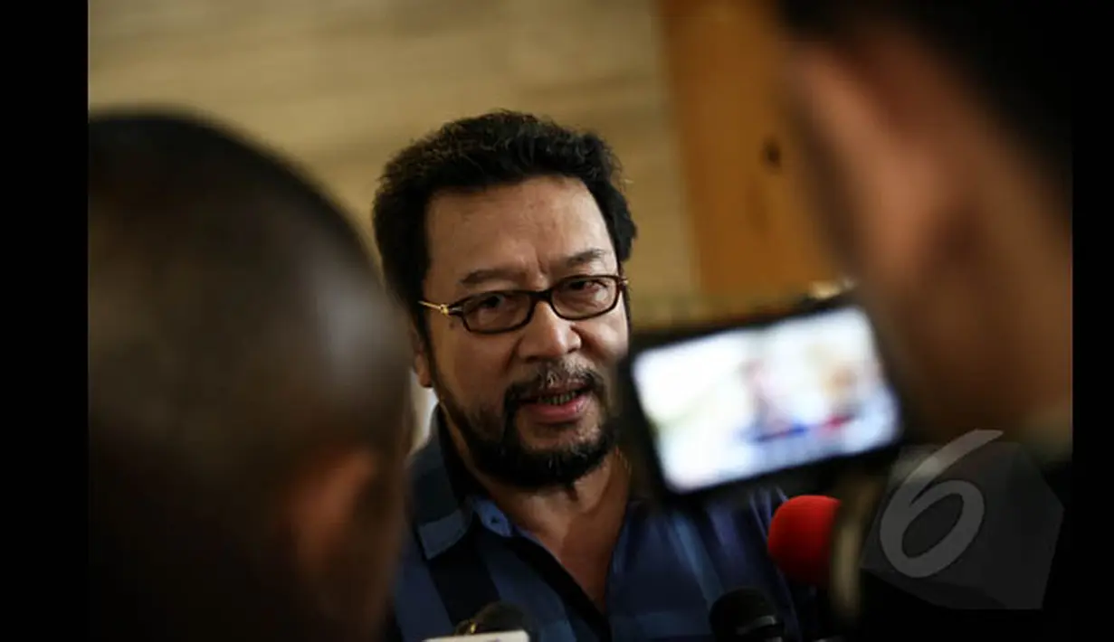 Wakil Ketum Partai Golkar versi Munas IX Jakarta, Yorrys Raweyai, seusai menemui Kepala Staf Kepresidenan, Luhut Binsar Panjaitan, di Kompleks Istana Kepresidenan, Jakarta, Senin (26/1/2015). (Liputan6.com/Faizal Fanani)