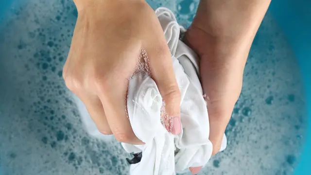 Biar Awet & Tetap Stylish, Ini Cara Merawat Pakaian Berbahan Linen