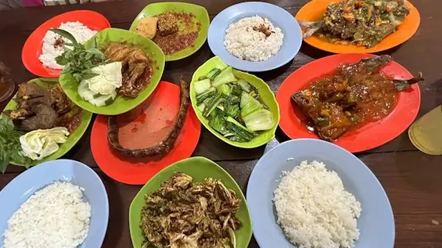 Lalapan dan Seafood Bang Husein (Google Maps/Ervita Apri)