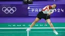 <p>Pebulutangkis Indonesia, Gregoria Mariska Tunjung melepaskan smes saat menghadapi wakil Republik Ceska, Tereza Svabikova pada laga terakhir Grup G nomor tunggal putri cabor bulutangkis Olimpiade Paris 2024 di Porte de la Chapelle Arena, Paris, Rabu (31/7/2024). Gregoria Mariska Tunjung menang straight-game 21-12, 21-18. (Dok. NOC Indonesia/Naif Muhammad Al'as)</p>