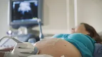 Bayi Baru Lahir Dikelilingi Ratusan Jarum Suntik, Kenapa?