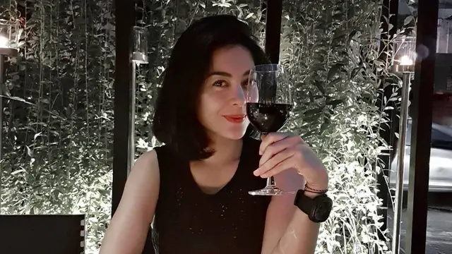 [Bintang] Sudah Berumur 40 Tahun, Ini 8 Foto Lulu Tobing yang Cantik Menawan