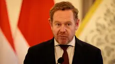 Menteri Luar Negeri (Menlu) Belanda, David van Weel, meminta maaf setelah Patrick Kluivert gagal membawa Timnas Indonesia menang melawan Arab Saudi di R4 Kualifikasi Piala Dunia 2026. (AFP/Yasuyoshi Chiba)
