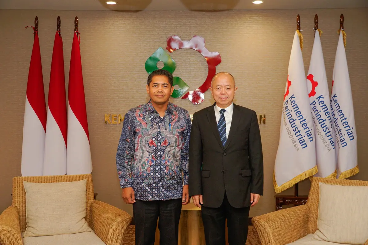 Sekretaris Jenderal Kementerian Perindustrian Eko SA Cahyanto bertemu Vice Minister of Industry and Information Technology RRT Wang Jiangping di kantor Kementerian Perindustrian, Rabu (25/9/2024). (Dok Kemenperin)
