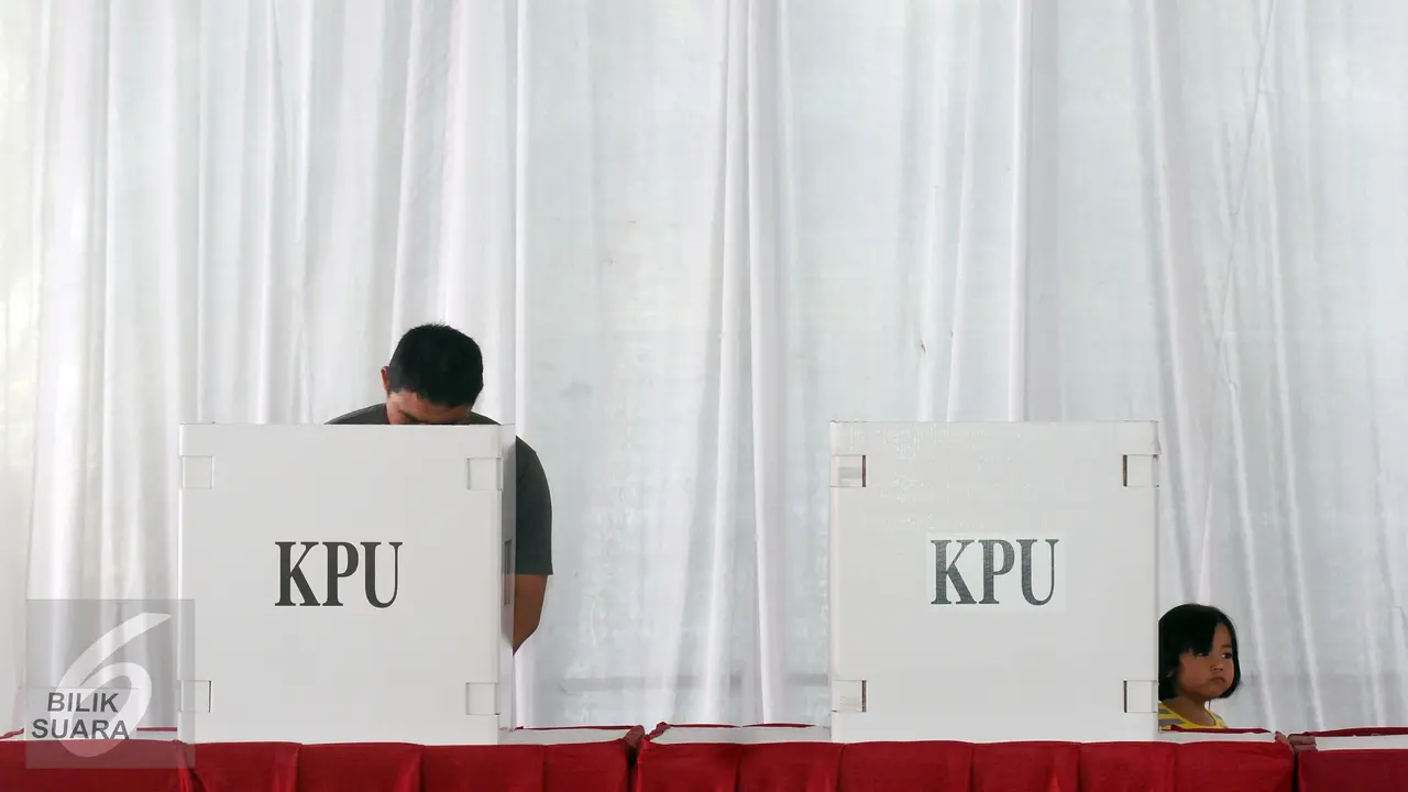 20170419-Warga Kebagusan Gunakan Hak Pilihnya di TPS 027-Tebe