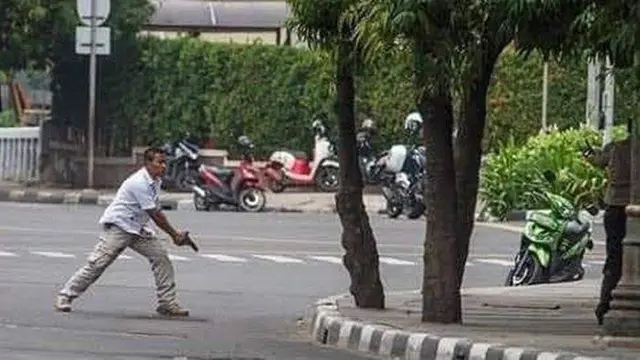 7 Cerita Bom Sarinah dari Sudut Pandang Untung Sangaji,