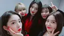 Red Velvet sendiri mengaku bangga bisa mewakili Korea Selatan di pentas tur kunjungan balasan yang akan digelar di Pyongyng itu. (Foto: instagram.com/redvelvet.smtown)