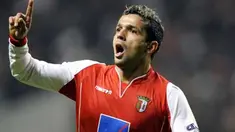 Selebrasi gol striker SC Braga asal Brazil, Matheus Nascimento, ke gawang Arsenal di penyisihan Grup H Liga Champions di Municipal Stadium, 23 November 2010. Braga unggul 2-0. AFP PHOTO / MIGUEL RIOPA 