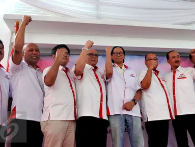 Koalisi Bersama Rakyat (KIBAR) telah meresmikan para anggota-anggota nya di acara KIBAR di kawasan, Menteng Jakarta Pusat, (17/01/16). Kibar berdiri karena terpanggil untuk membangun ekonomi di Indonesia yang lebih baik. (Liputan6.com/Faisal R Syam)