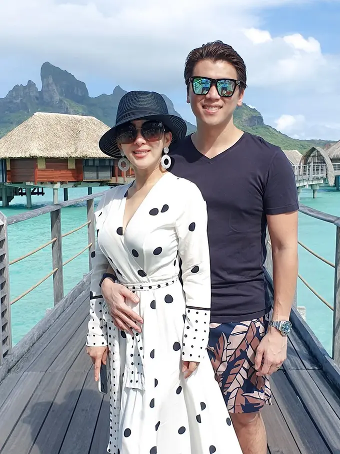 Syahrini dan Reino Barack