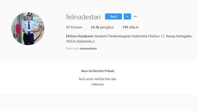 [Bintang] Foto Petugas KRL yang Lagi Bengong Viral, Ternyata Ini Penyebabnya