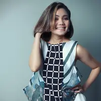 "Dengan kesamaan pola pikir kami, sehingga perbedaan itu tidak lagi menjadi kendala, melainkan menjadi sesuatu yang menarik untuk dijalani,"  kata perempuan 32 tahun kelahiran Bandung itu. (Deki Prayoga, Digital Imaging: Muhammad Iqbal Nurfajri)